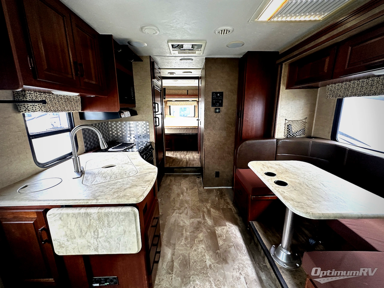 2017 Forest River Sunseeker 2500TS Ford Photo 4