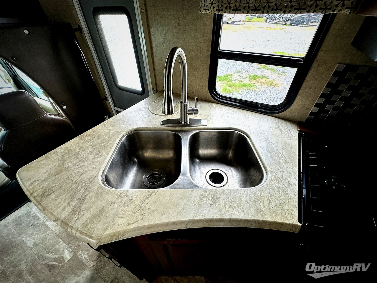 2017 Forest River Sunseeker 2500TS Ford Photo 8