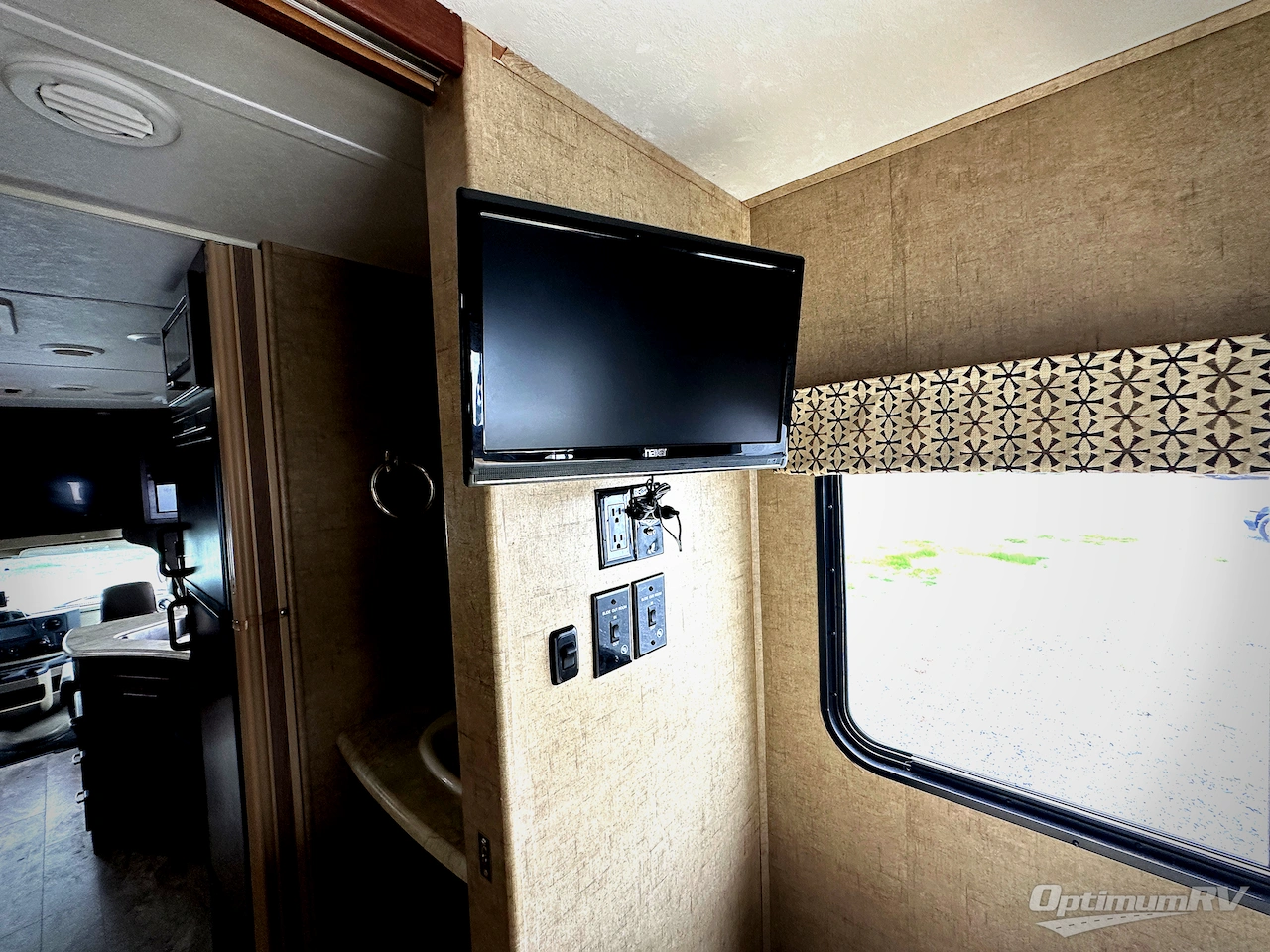 2017 Forest River Sunseeker 2500TS Ford Photo 18