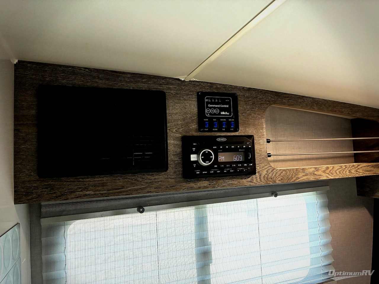 2020 inTech RV Sol Eclipse Photo 7