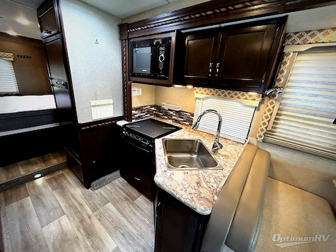 2018 Thor FREEDOM ELITE 29FE RV Photo 4