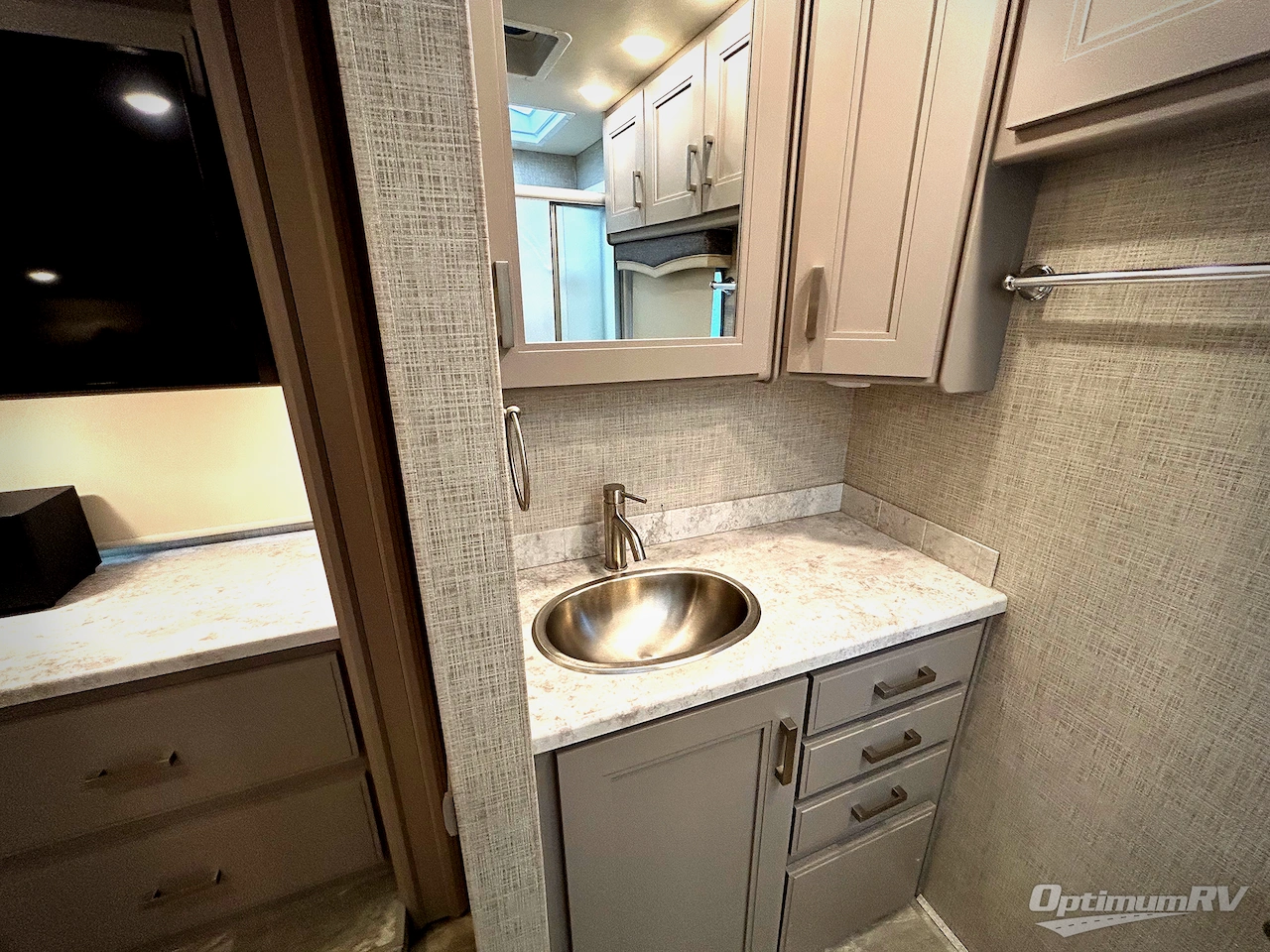 2023 Thor Challenger 37FH Photo 21