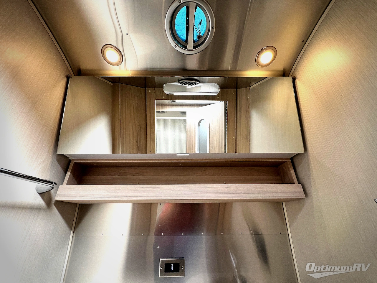 2021 Airstream Globetrotter 27FB Photo 14