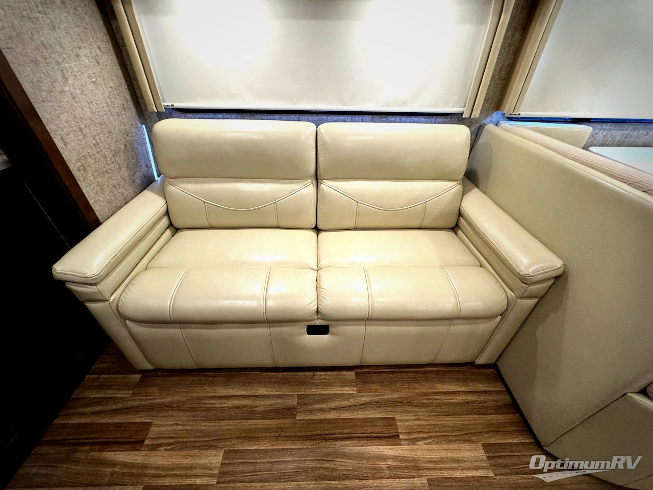 2017 Thor Miramar 37.1 Photo 15