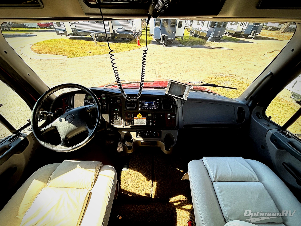 2018 Dynamax DX3 37BH Photo 8