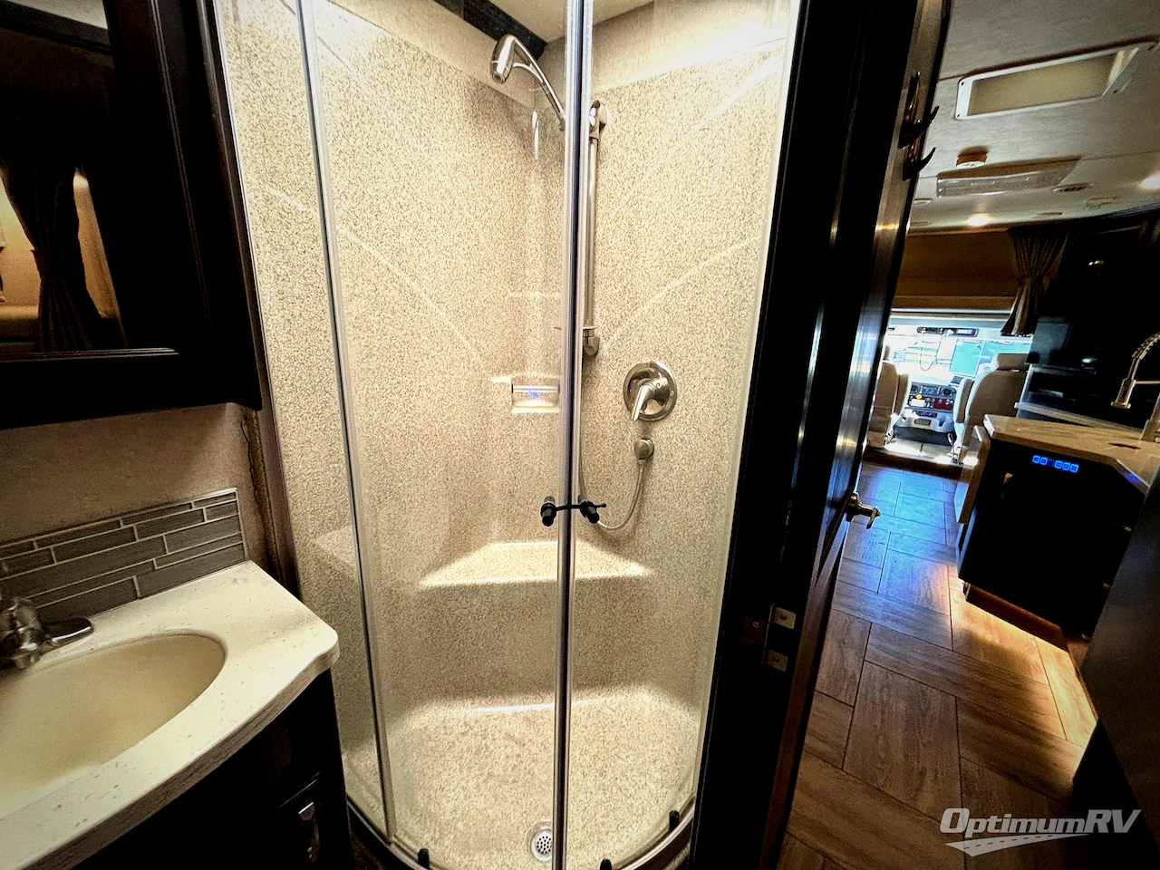 2018 Dynamax DX3 37BH Photo 24