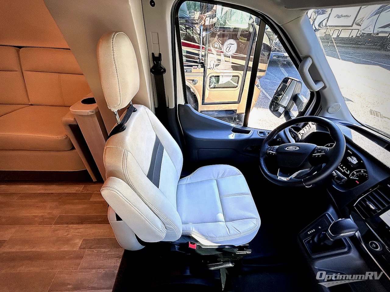 2024 Thor Compass AWD 24KB Photo 3