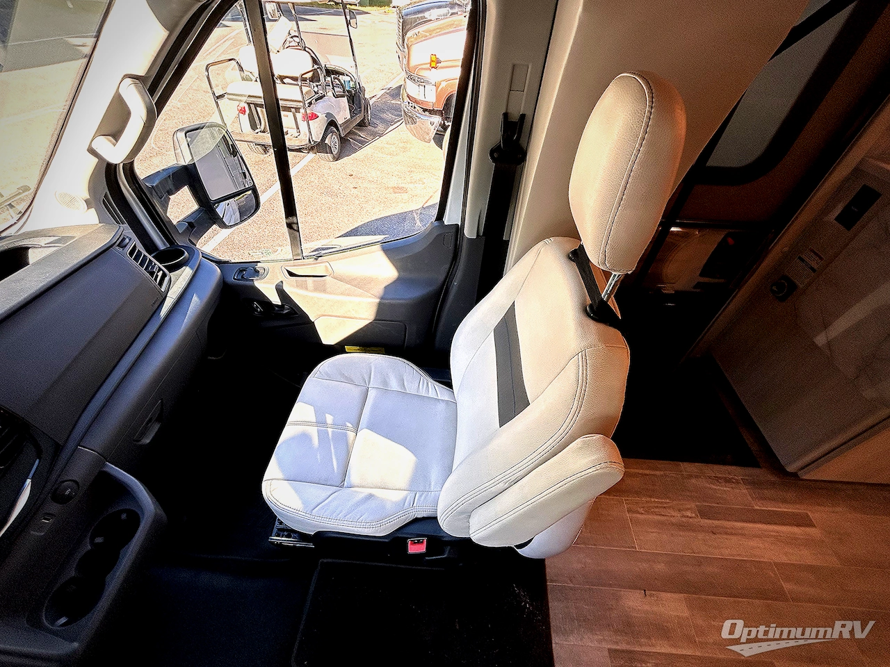 2024 Thor Compass AWD 24KB Photo 4