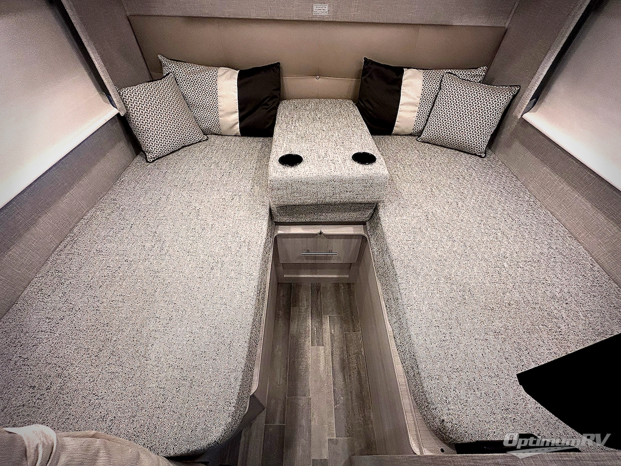 2024 Thor Compass AWD 24KB Photo 16