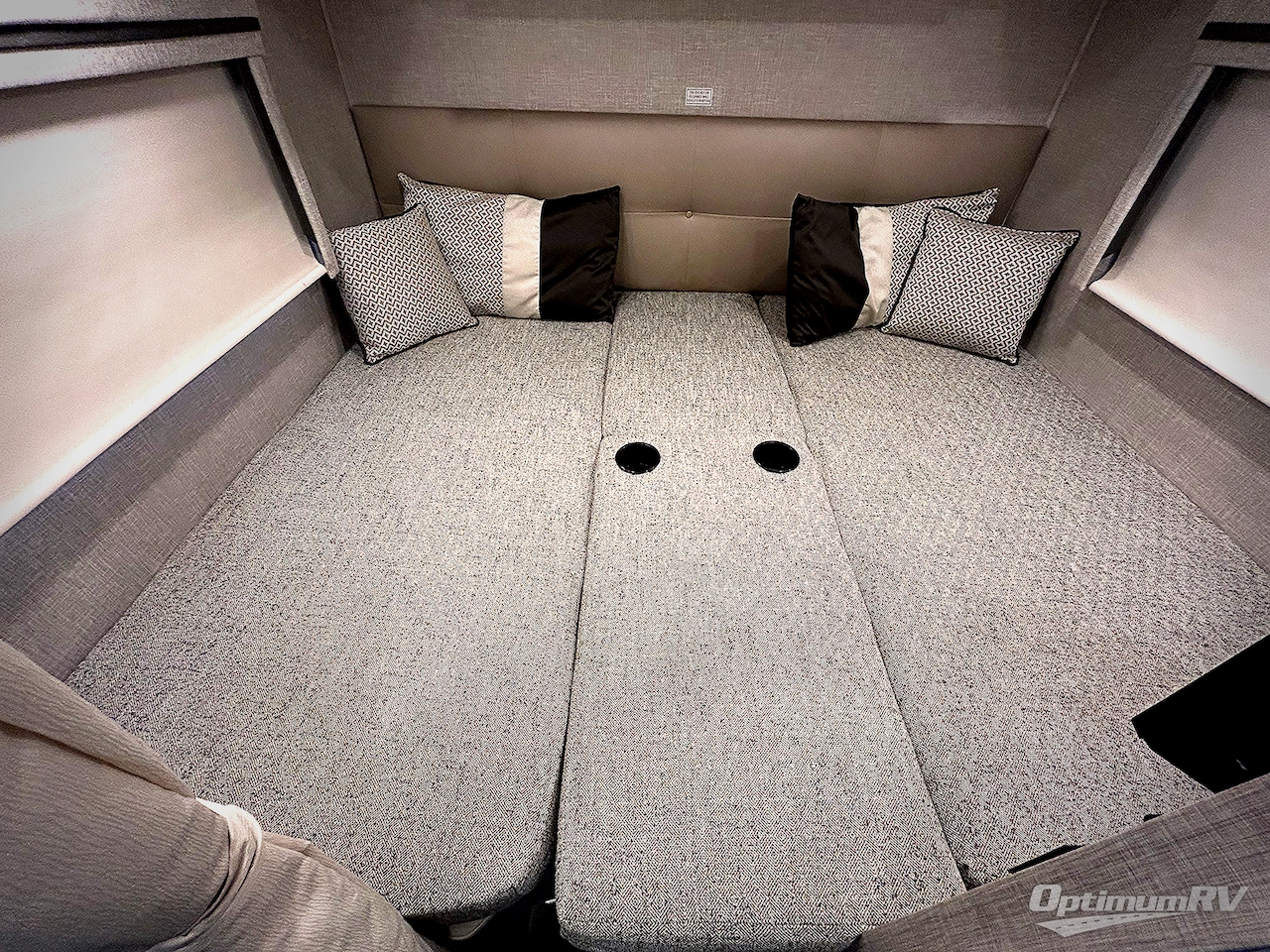 2024 Thor Compass AWD 24KB Photo 17