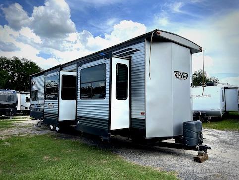 Used 2021 Forest River Salem Grand Villa 42FK Featured Photo