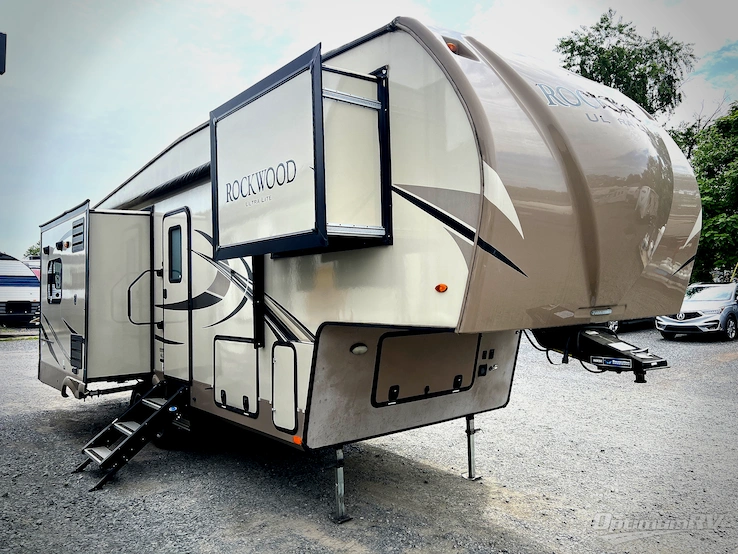 2019 Forest River Rockwood Ultra Lite 2650WS RV Photo 1