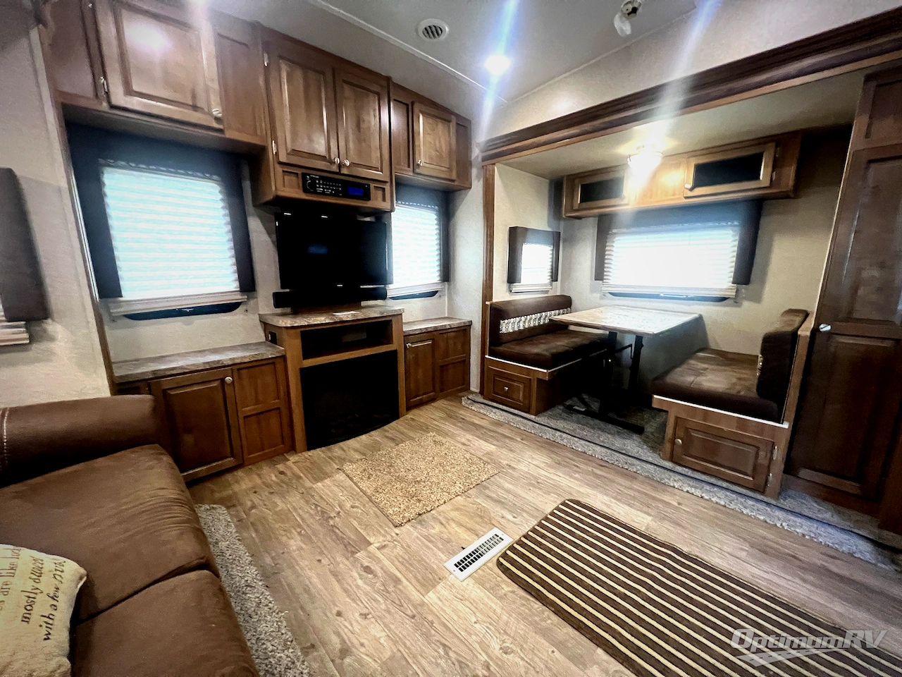 2019 Forest River Rockwood Ultra Lite 2650WS Photo 9