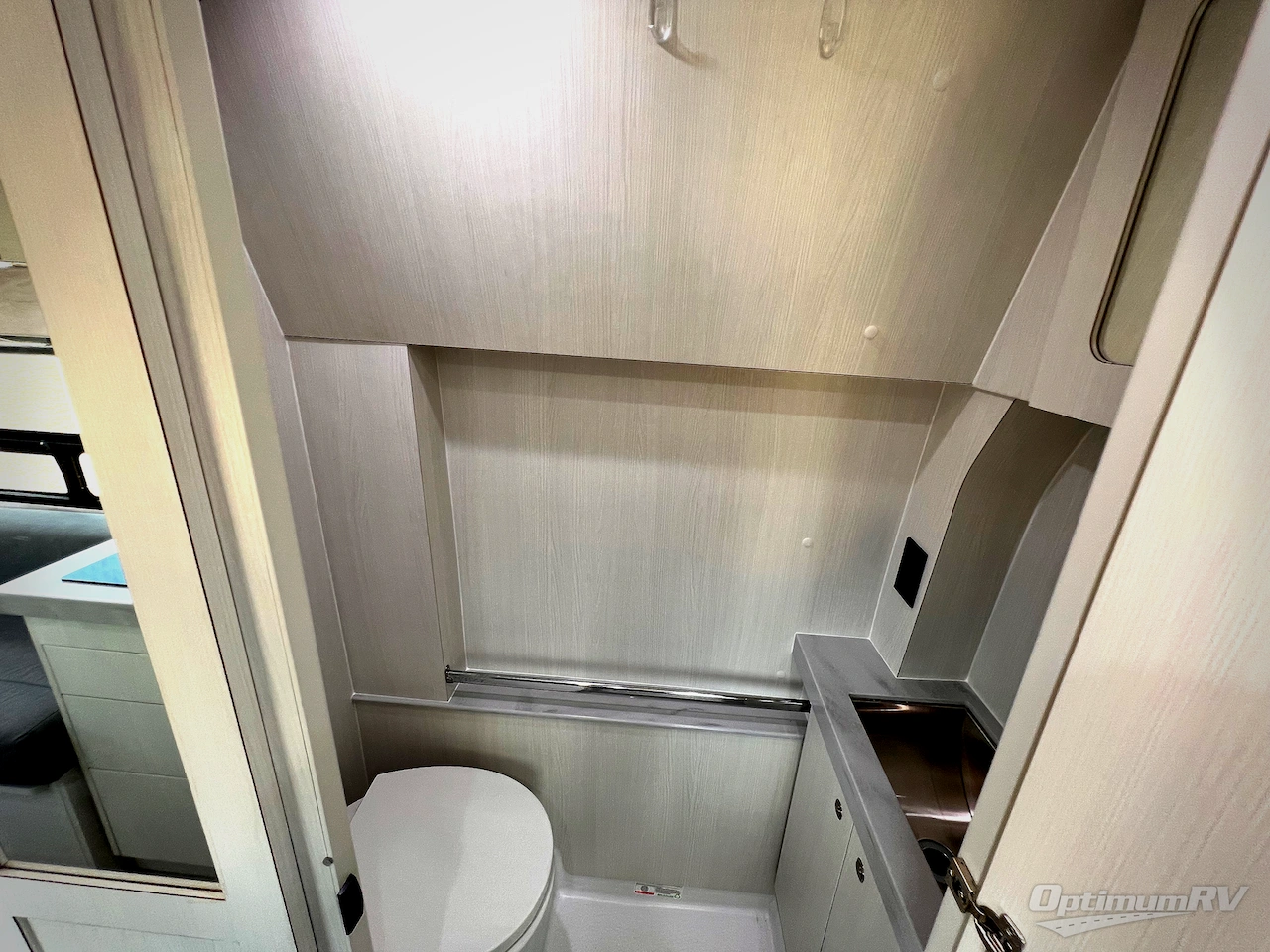 2023 Pleasure-Way Ontour 2.2 Photo 12
