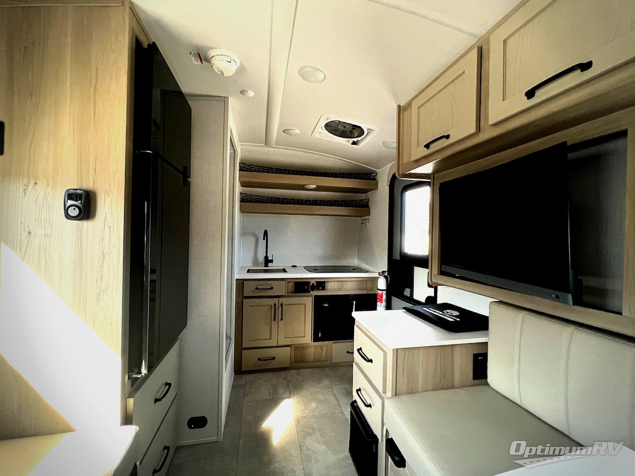 2025 Forest River Rockwood GEO Pro G15RDG Photo 5