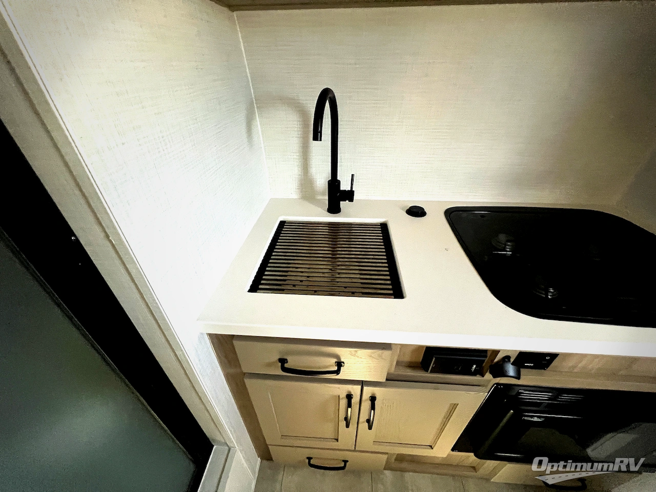 2025 Forest River Rockwood GEO Pro G15RDG Photo 10