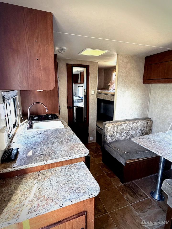 2018 Forest River Wildwood X-Lite 230BHXL Photo 5