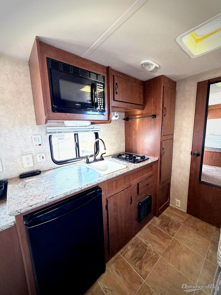 2018 Forest River Wildwood X-Lite 230BHXL Photo 9