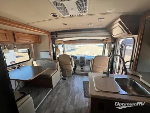 2018 Winnebago Sunstar LX 27N RV Photo 2