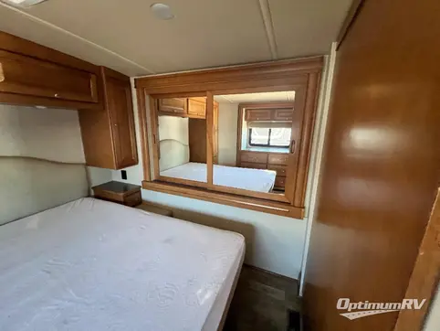 2018 Winnebago Sunstar LX 27N RV Photo 4