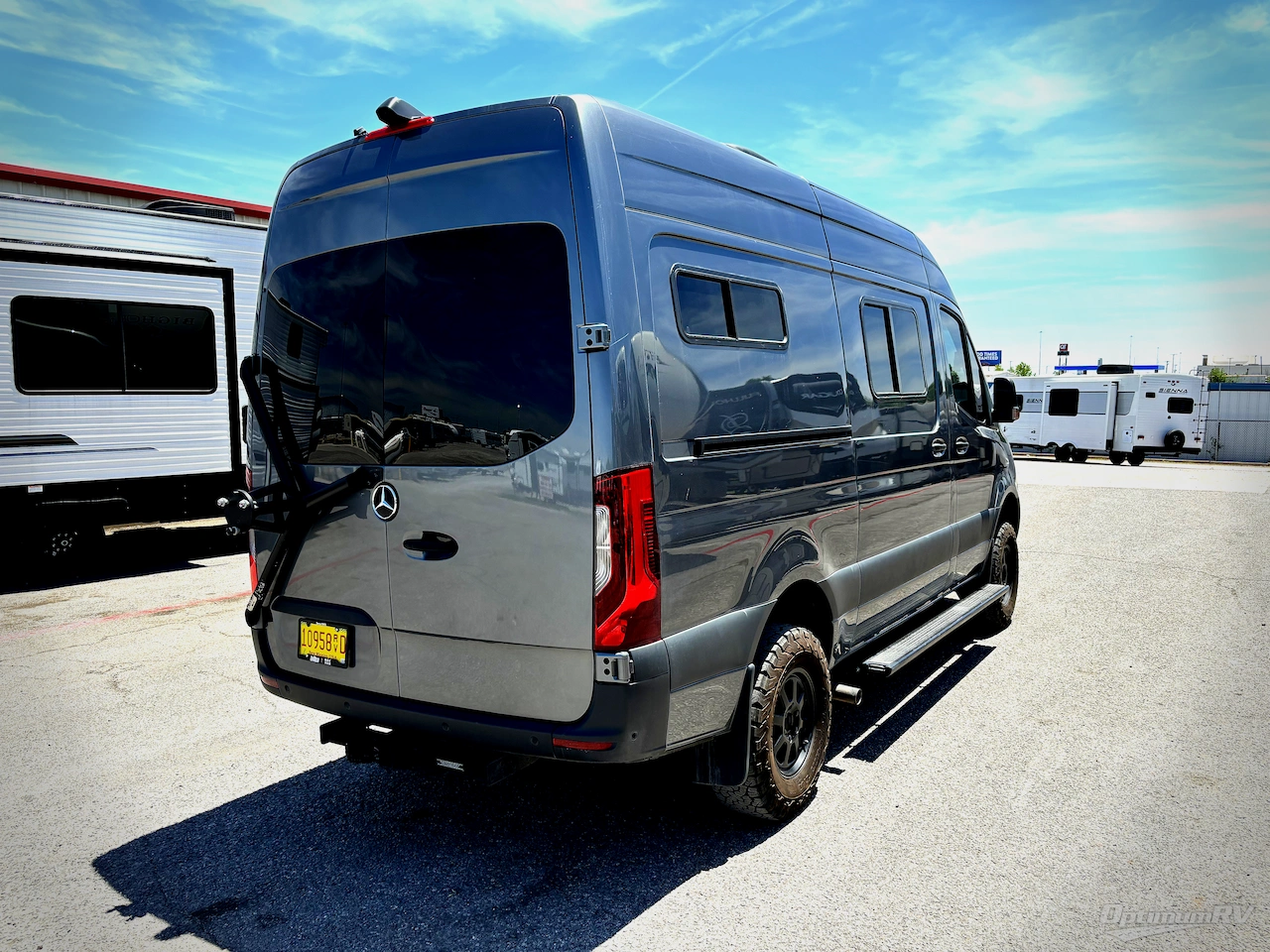 2023 Winnebago Adventure Wagon 70SE Photo 2