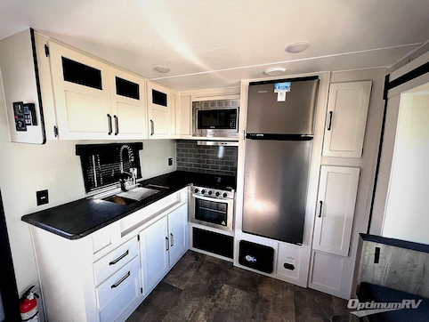 2023 Palomino Puma 25RKQB RV Photo 2