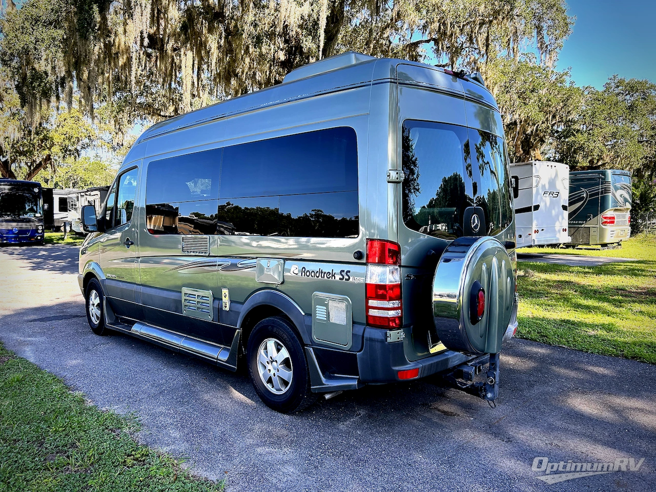 2011 Roadtrek Agile SS Photo 3