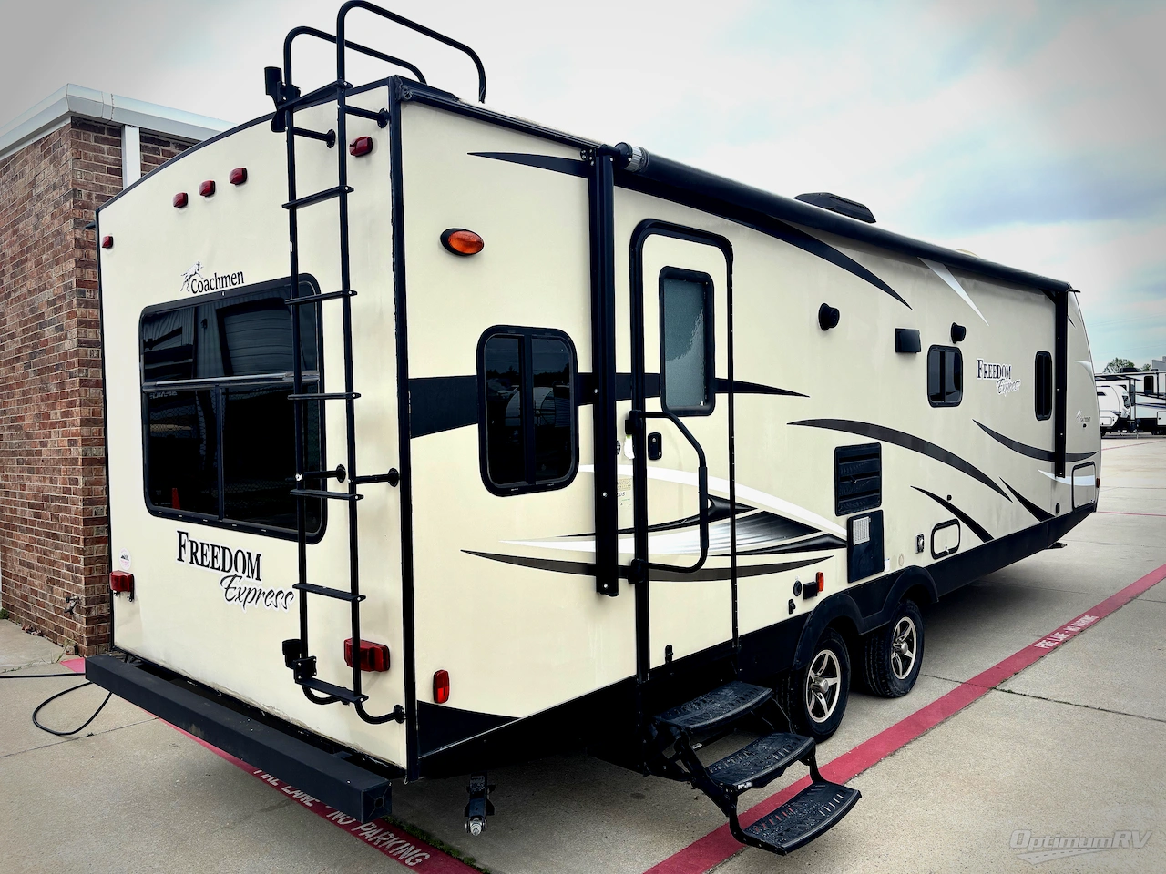 2018 Coachmen Freedom Express Ultra Lite 279RLDS Photo 2