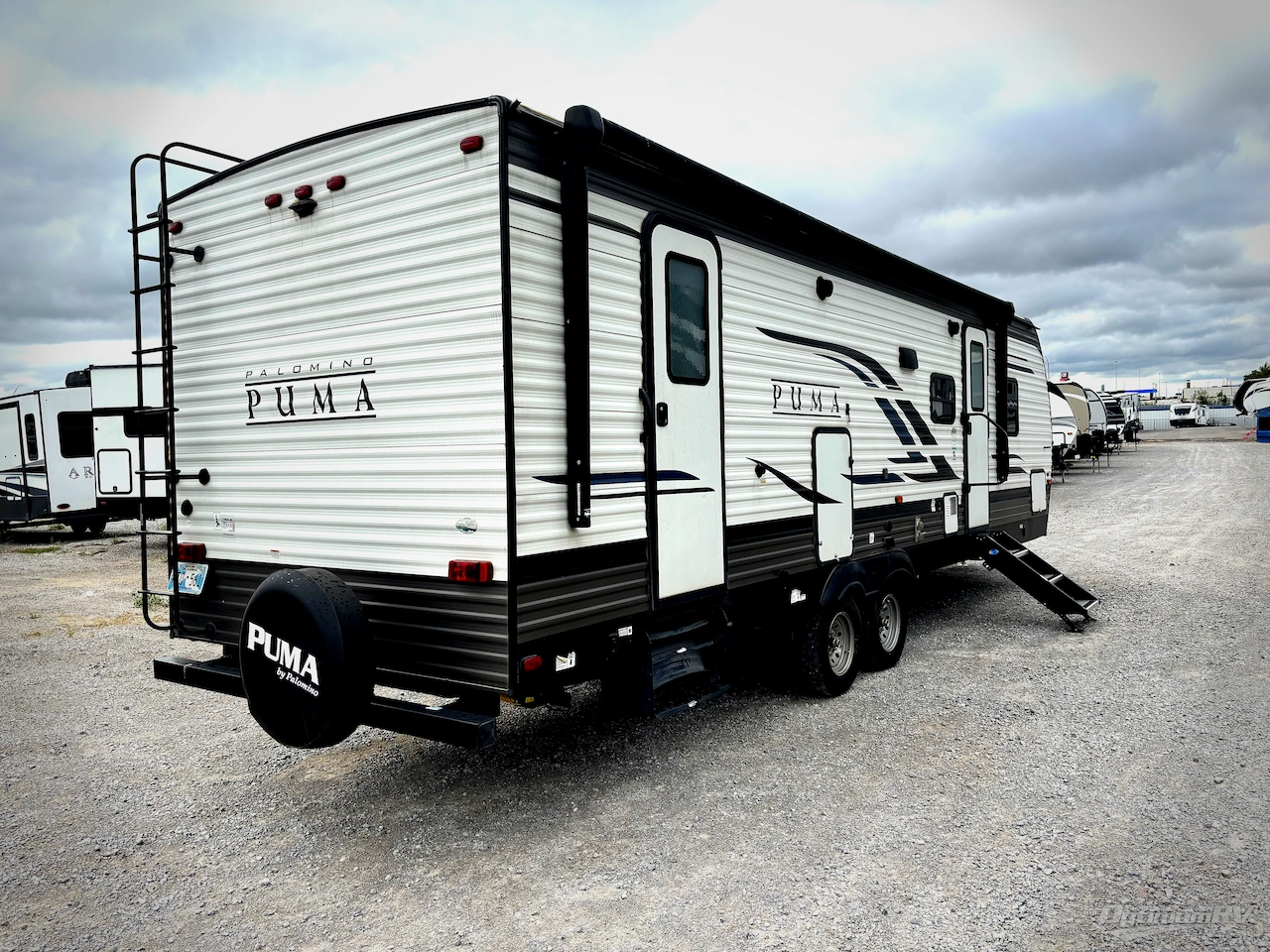 2021 Palomino Puma 28DBFQ Photo 2