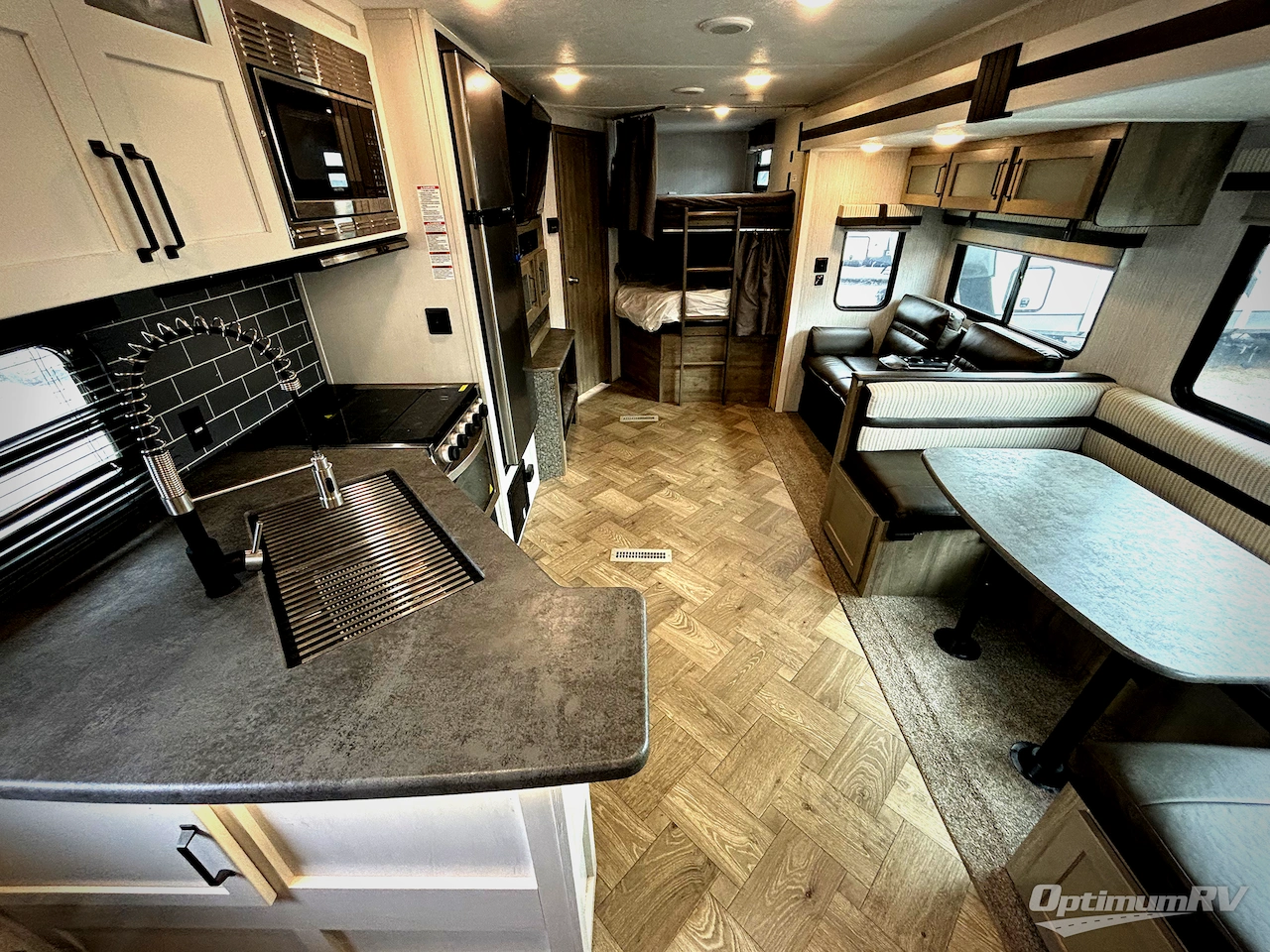 2021 Palomino Puma 28DBFQ Photo 4