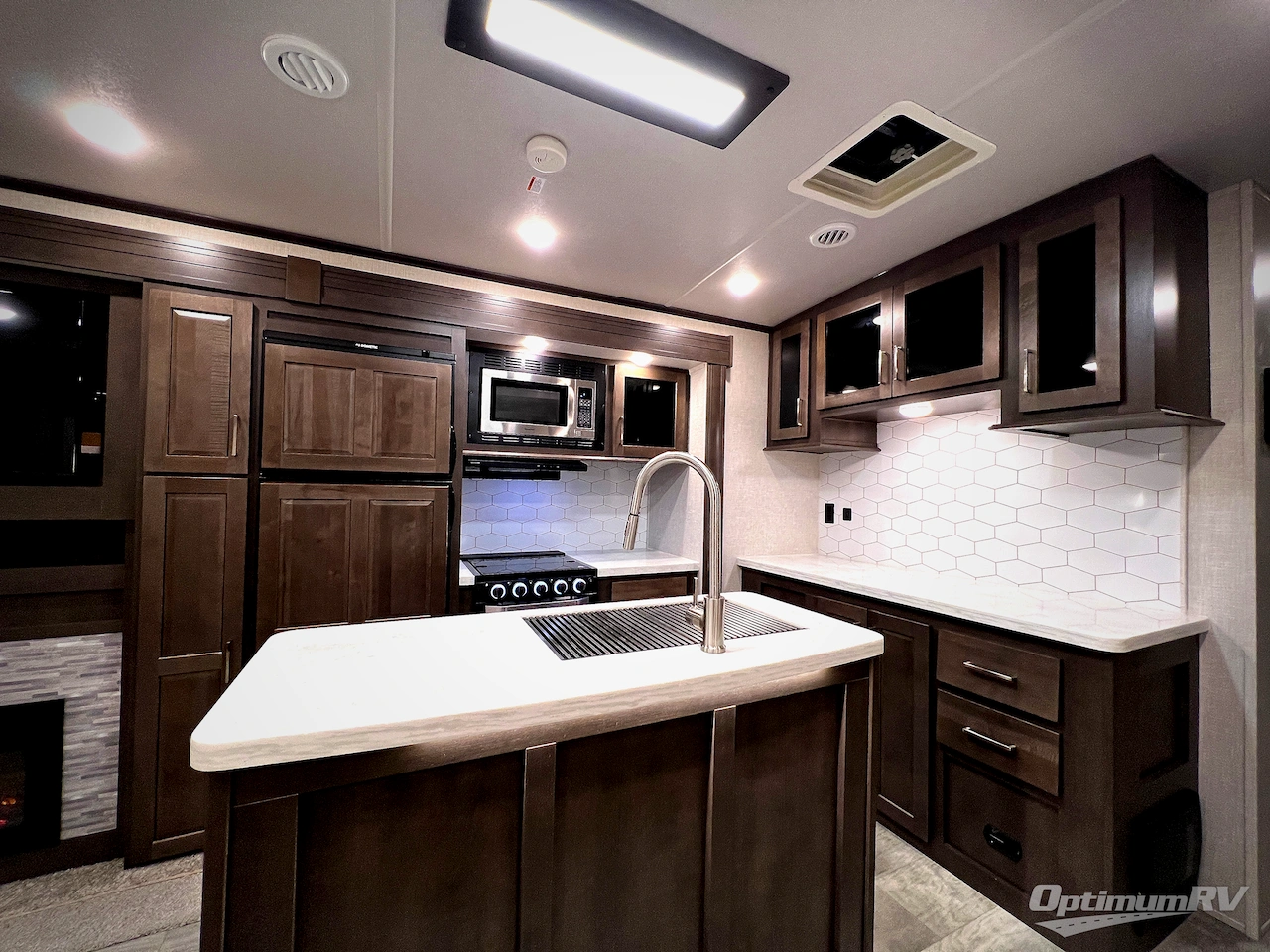 2022 Forest River Flagstaff Classic 832lKRL Photo 7