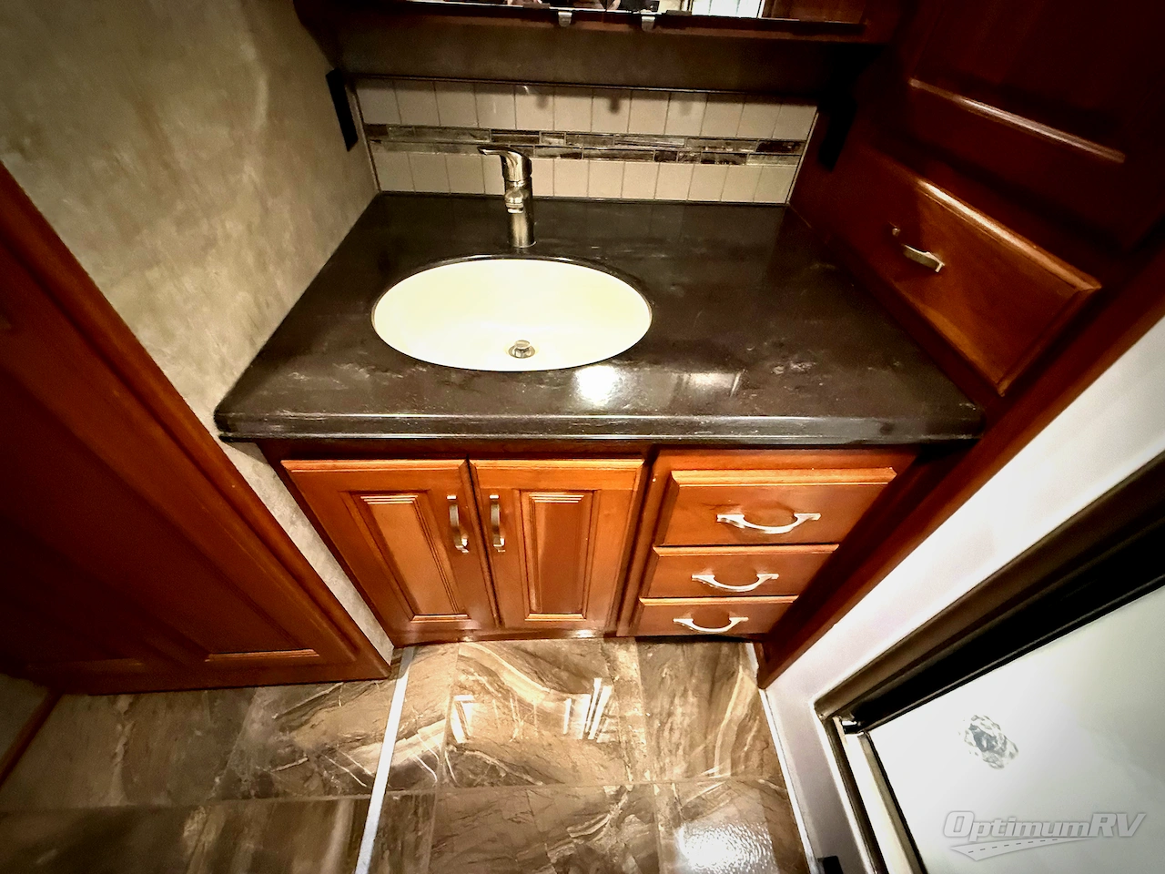 2016 Winnebago Journey 40R Photo 16