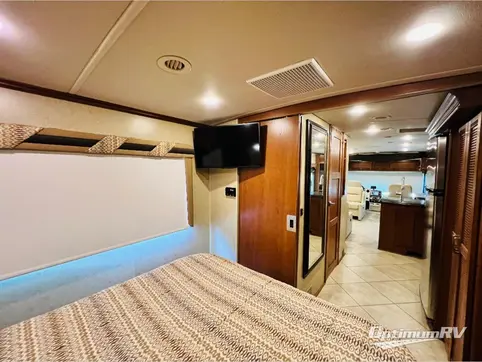 2014 Itasca Solei 34T RV Photo 4