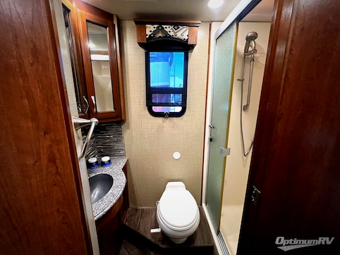 2017 Fleetwood Pace Arrow 35E RV Photo 4