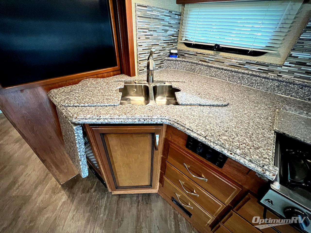 2017 Fleetwood Pace Arrow 35E Photo 11