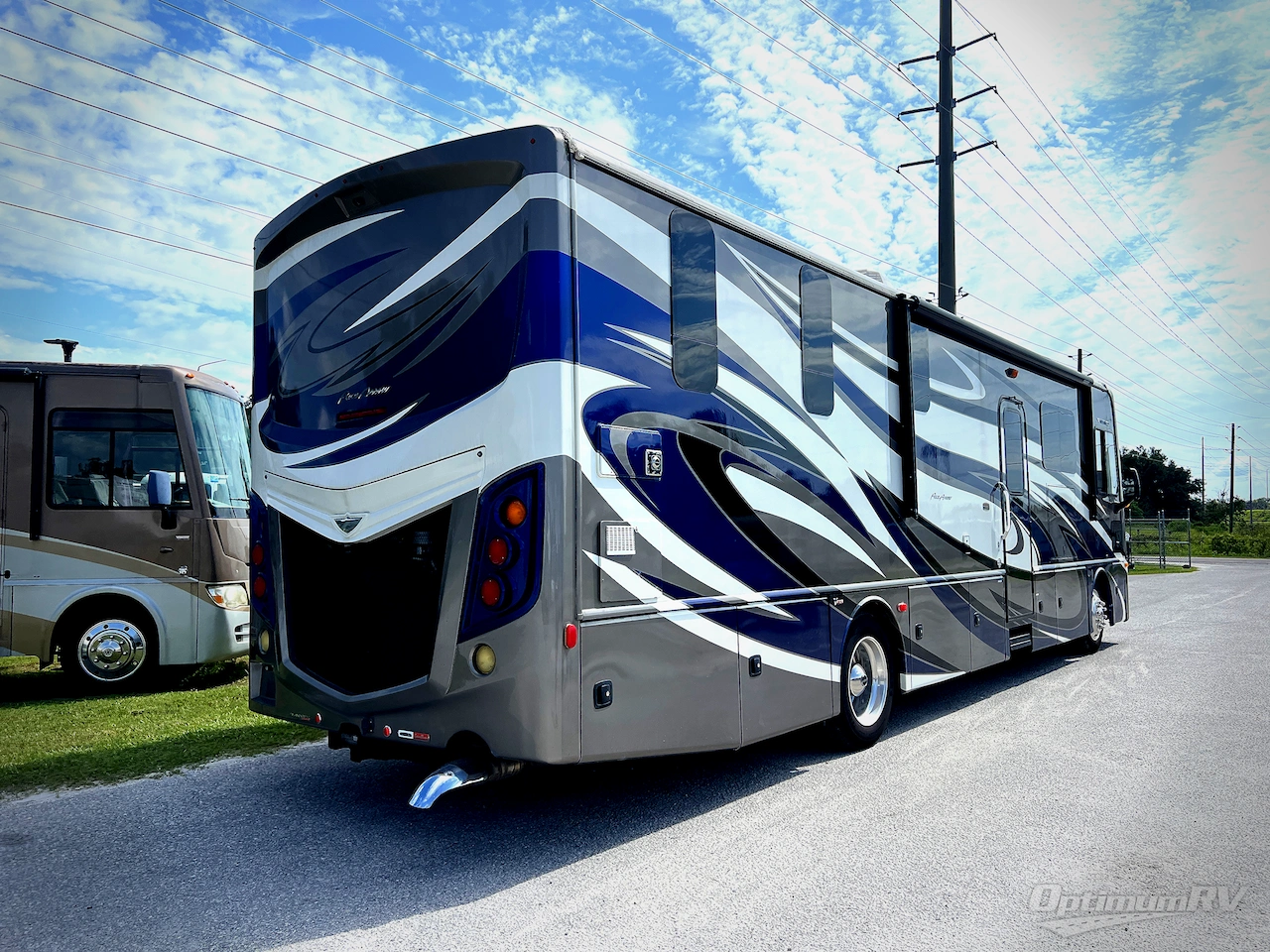 2017 Fleetwood Pace Arrow 35E Photo 3
