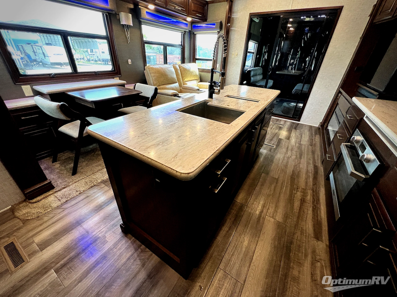 2019 DRV Luxury Suites FullHouse JX450 Photo 10