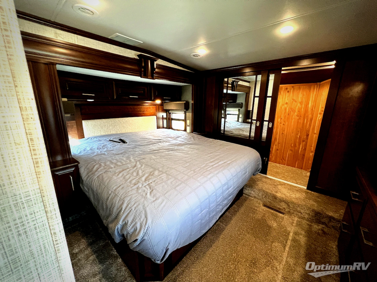2019 DRV Luxury Suites FullHouse JX450 Photo 21