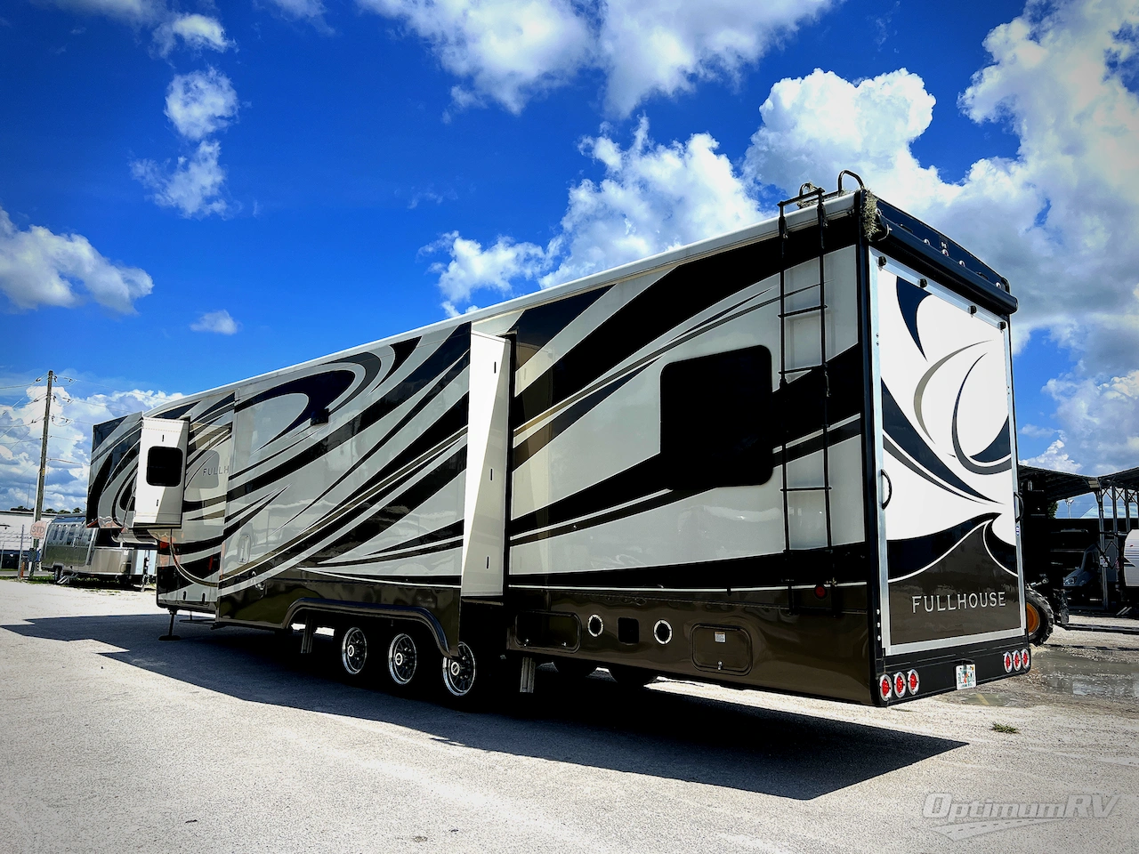 2019 DRV Luxury Suites FullHouse JX450 Photo 2