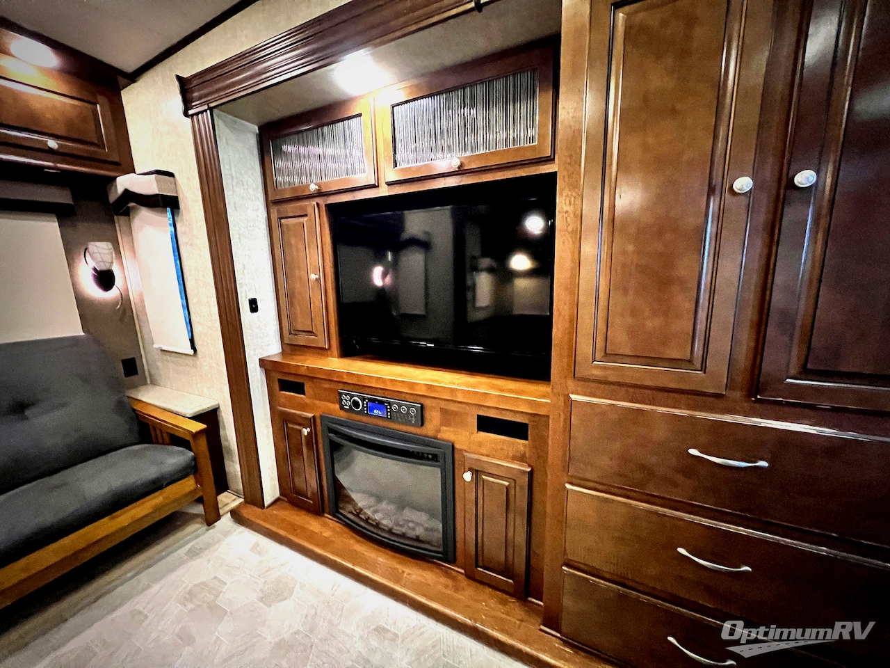 2015 Heartland Big Country 3450TS Photo 7