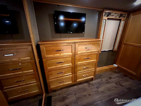 2020 VanLeigh Beacon 39RLB RV Photo 3