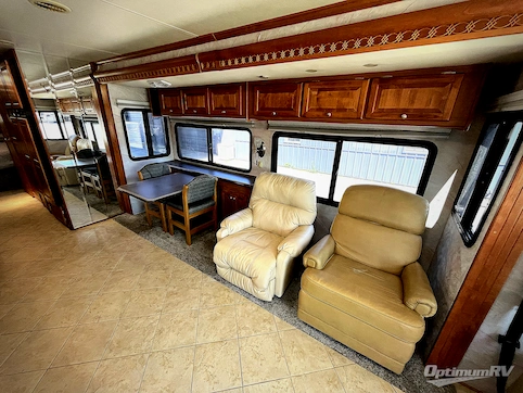 2007 Tiffin Phaeton 40 QSH RV Photo 2