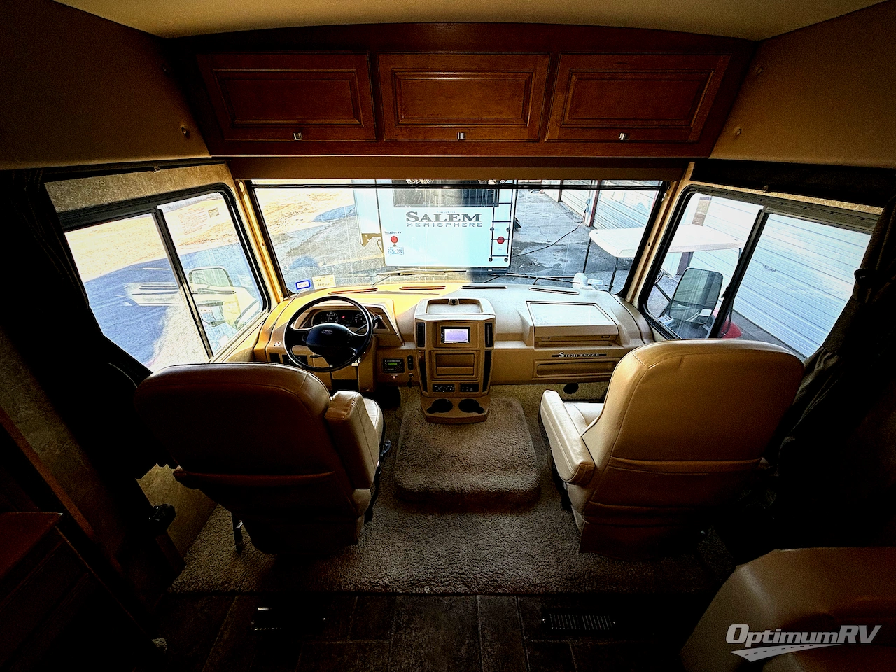 2014 Winnebago Sightseer 33C Photo 4