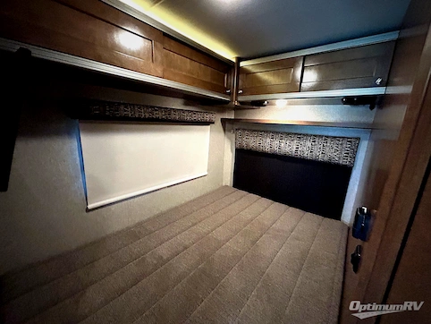 2018 Winnebago Fuse 23T RV Photo 4