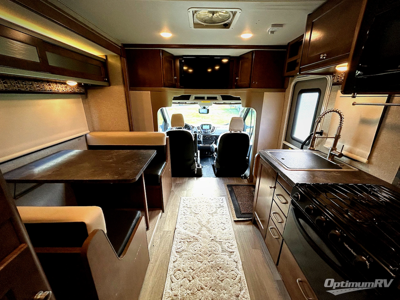 2018 Winnebago Fuse 23T Photo 2
