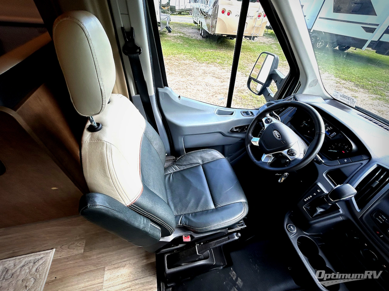 2018 Winnebago Fuse 23T Photo 4
