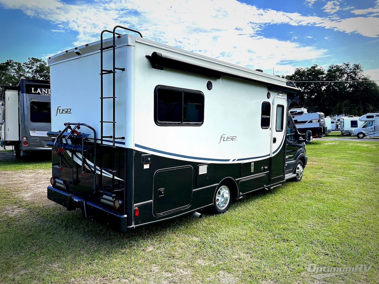 2018 Winnebago Fuse 23T Photo 16