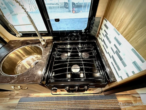 2018 Dynamax isata 3 24FW RV Photo 3