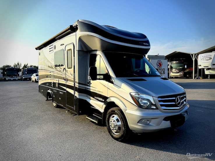 2018 Dynamax isata 3 24FW RV Photo 1