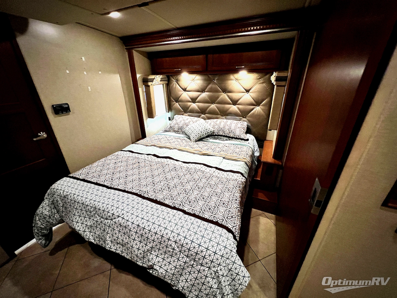 2015 Winnebago Forza 38R Photo 16